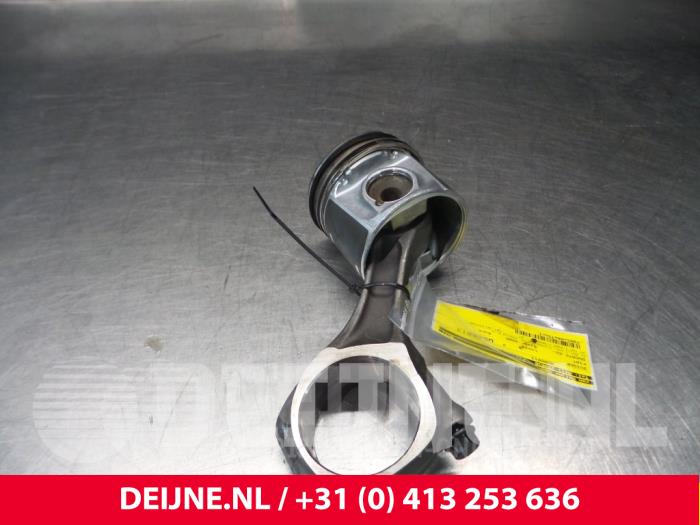 Gebruikte Zuiger Fiat Ducato Prijs € 60,50 Inclusief btw aangeboden door van Deijne Onderdelen Uden B.V.