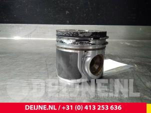 Hyundai H300 Piston O61763 photo 2