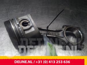 Hyundai H200 Zuiger O61775 foto 2