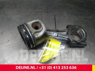 Hyundai H200 Kolben O61784 foto 2