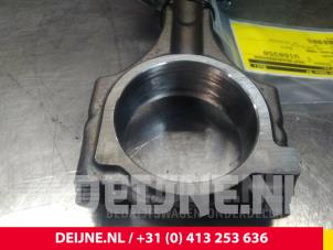 Nissan Interstar Piston O61789 photo 2