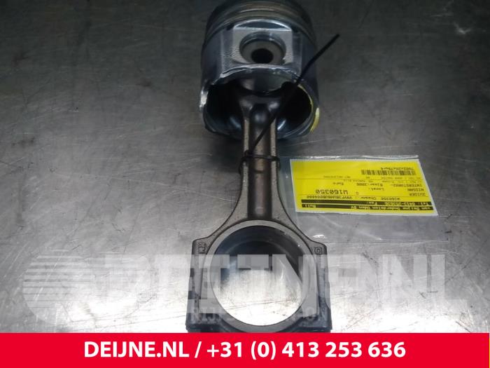 Nissan Interstar Kolben O61791