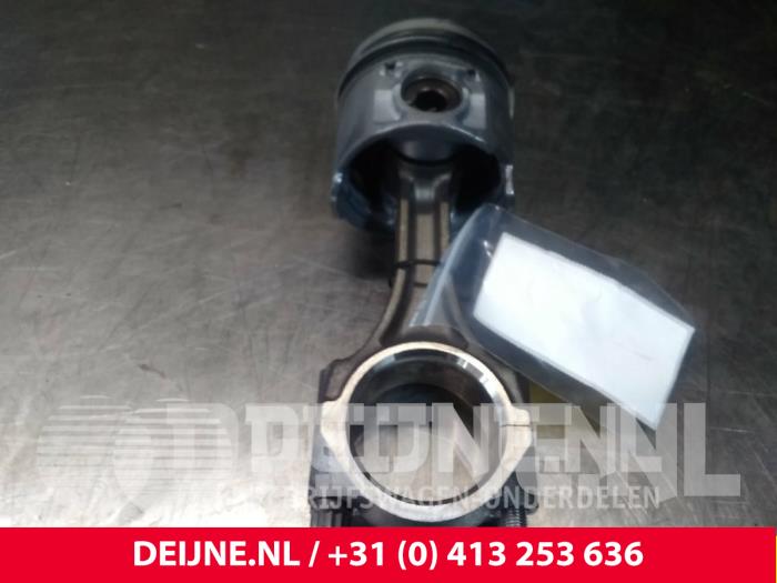Gebruikte Zuiger Nissan Cab Star Prijs € 121,00 Inclusief btw aangeboden door van Deijne Onderdelen Uden B.V.