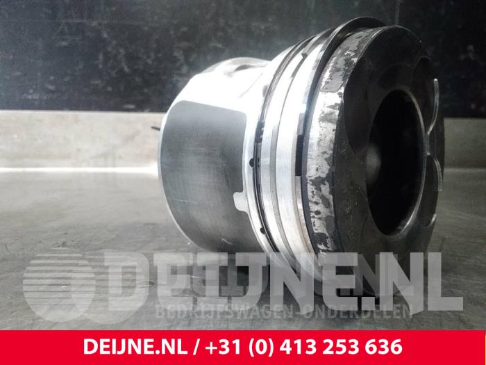 Gebruikte Zuiger Nissan Cab Star Prijs € 121,00 Inclusief btw aangeboden door van Deijne Onderdelen Uden B.V.