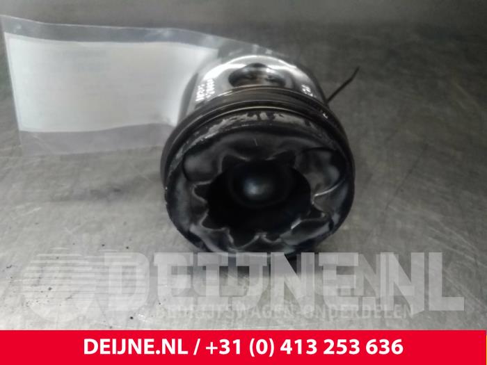 Gebruikte Zuiger Nissan Cab Star Prijs € 121,00 Inclusief btw aangeboden door van Deijne Onderdelen Uden B.V.