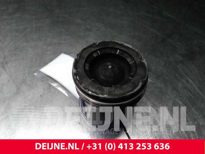 Gebruikte Zuiger Iveco New Daily Prijs € 90,75 Inclusief btw aangeboden door van Deijne Onderdelen Uden B.V.