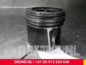 Iveco New Daily Piston O61797 photo 2