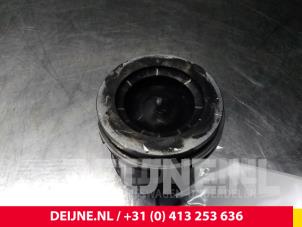 Gebruikte Zuiger Iveco New Daily Prijs € 90,75 Inclusief btw aangeboden door van Deijne Onderdelen Uden B.V.