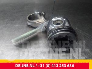 Iveco Daily Kolben O61800 foto 2