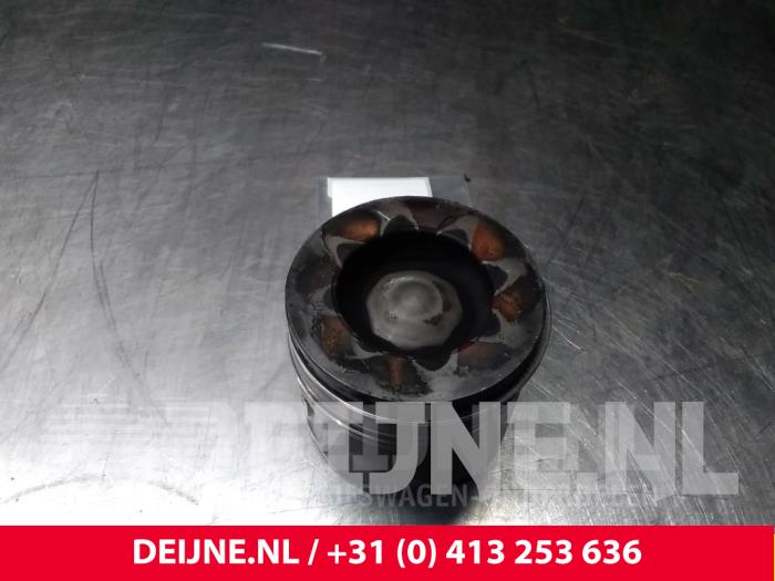 Peugeot Expert Piston O61812