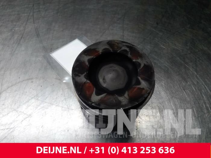 Peugeot Expert Piston O61813