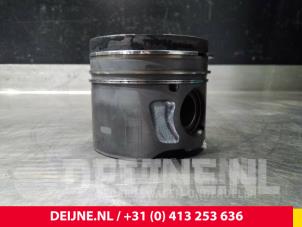 Peugeot Expert Kolben O61813 foto 2