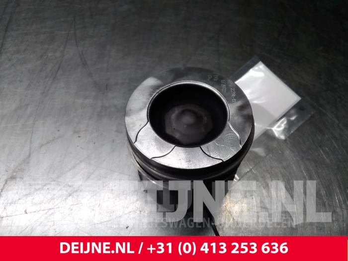 Peugeot Expert Piston O61814