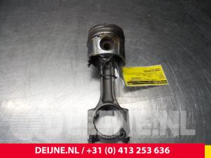 Gebruikte Zuiger Renault Trafic Prijs € 60,50 Inclusief btw aangeboden door van Deijne Onderdelen Uden B.V.