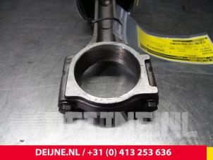 Renault Trafic Kolben O61822 foto 2