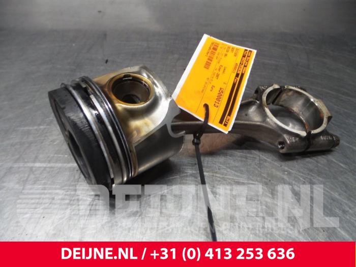 Gebruikte Zuiger Seat Ibiza Prijs € 90,75 Inclusief btw aangeboden door van Deijne Onderdelen Uden B.V.