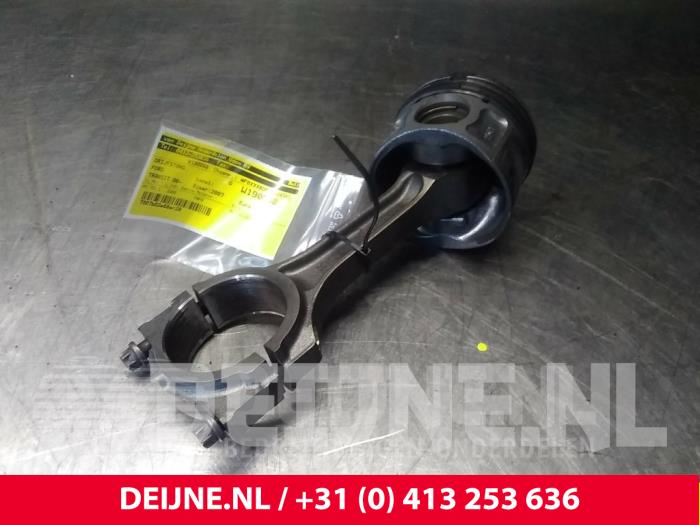 Gebruikte Drijfstang Ford Transit Prijs € 48,40 Inclusief btw aangeboden door van Deijne Onderdelen Uden B.V.
