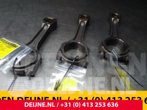 Gebruikte Drijfstang Ford Transit 2.2 TDCi 16V Prijs € 48,40 Inclusief btw aangeboden door van Deijne Onderdelen Uden B.V.