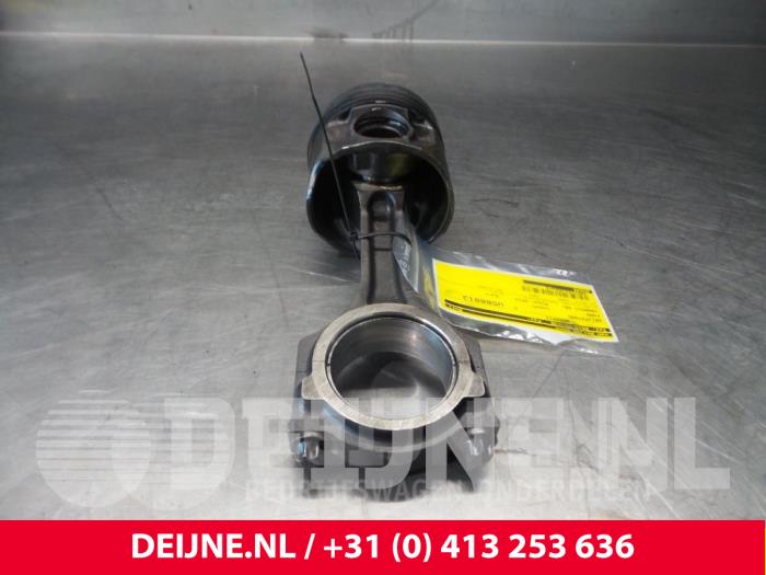 Gebruikte Drijfstang Ford Transit Prijs € 96,80 Inclusief btw aangeboden door van Deijne Onderdelen Uden B.V.