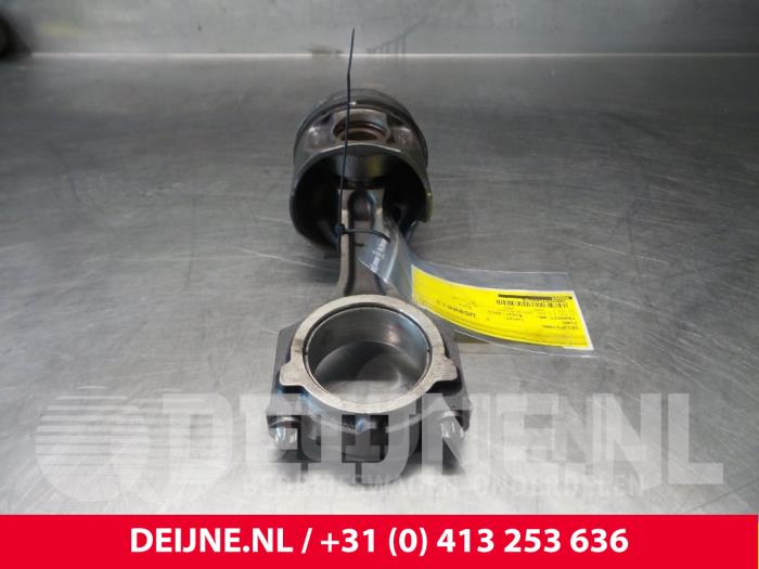 Gebruikte Drijfstang Ford Transit Prijs € 96,80 Inclusief btw aangeboden door van Deijne Onderdelen Uden B.V.