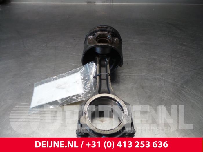 Gebruikte Drijfstang Ford Transit Prijs € 96,80 Inclusief btw aangeboden door van Deijne Onderdelen Uden B.V.