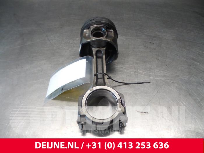 Gebruikte Drijfstang Ford Transit Prijs € 96,80 Inclusief btw aangeboden door van Deijne Onderdelen Uden B.V.