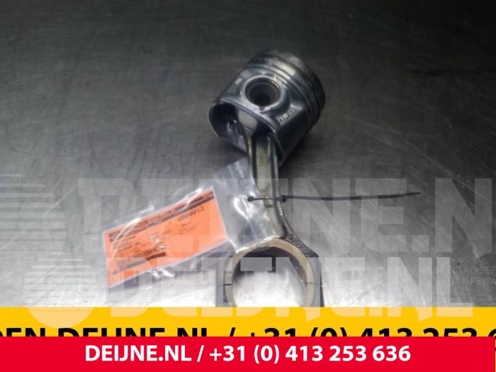 Mercedes B-Klasse Connecting rod O61963