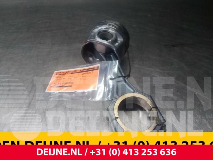 Mercedes B-Klasse Connecting rod O61964