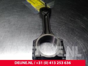 Gebruikte Drijfstang Mercedes C-Klasse Prijs € 90,75 Inclusief btw aangeboden door van Deijne Onderdelen Uden B.V.