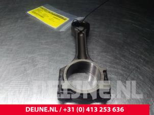 Gebruikte Drijfstang Mercedes C-Klasse Prijs € 90,75 Inclusief btw aangeboden door van Deijne Onderdelen Uden B.V.