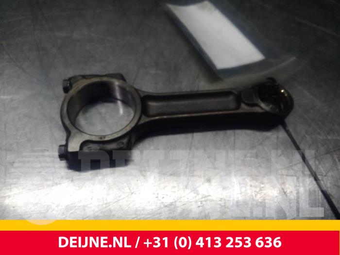 Drijfstang van een Mercedes-Benz Citan (415.6) 1.5 109 CDI 2014