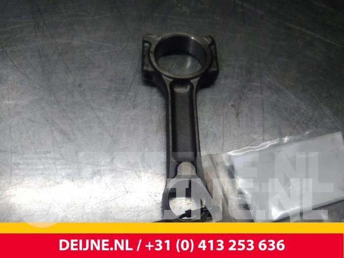 Gebruikte Drijfstang Mercedes Citan (415.6) 1.5 109 CDI Prijs € 72,60 Inclusief btw aangeboden door van Deijne Onderdelen Uden B.V.