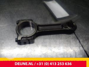 Drijfstang van een Mercedes-Benz Citan (415.6) 1.5 109 CDI 2014