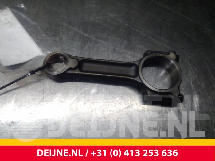 Drijfstang van een Mercedes-Benz Citan (415.6) 1.5 109 CDI 2014