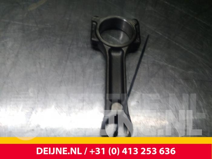 Gebruikte Drijfstang Mercedes Citan (415.6) 1.5 109 CDI Prijs € 72,60 Inclusief btw aangeboden door van Deijne Onderdelen Uden B.V.