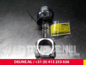 Gebruikte Drijfstang Opel Antara (LA6) 2.0 CDTI 16V 4x2 Prijs € 130,00 Margeregeling aangeboden door van Deijne Onderdelen Uden B.V.