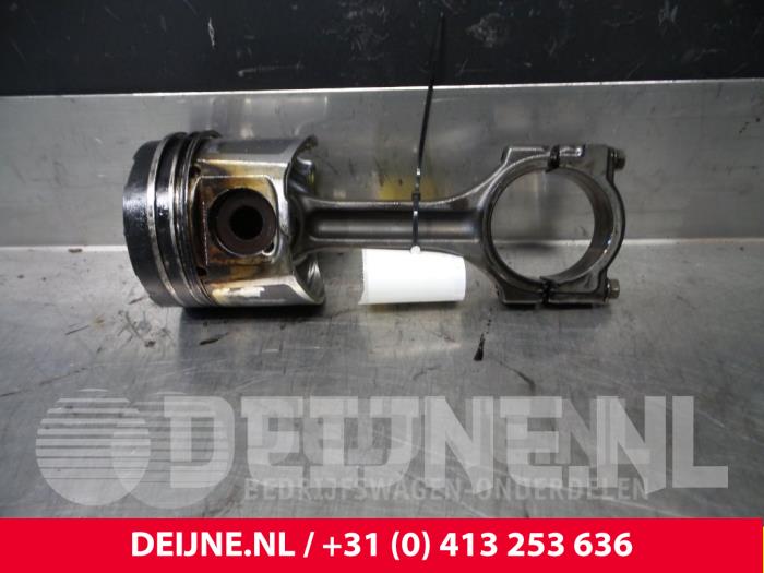 Gebruikte Drijfstang Opel Movano Prijs € 60,50 Inclusief btw aangeboden door van Deijne Onderdelen Uden B.V.