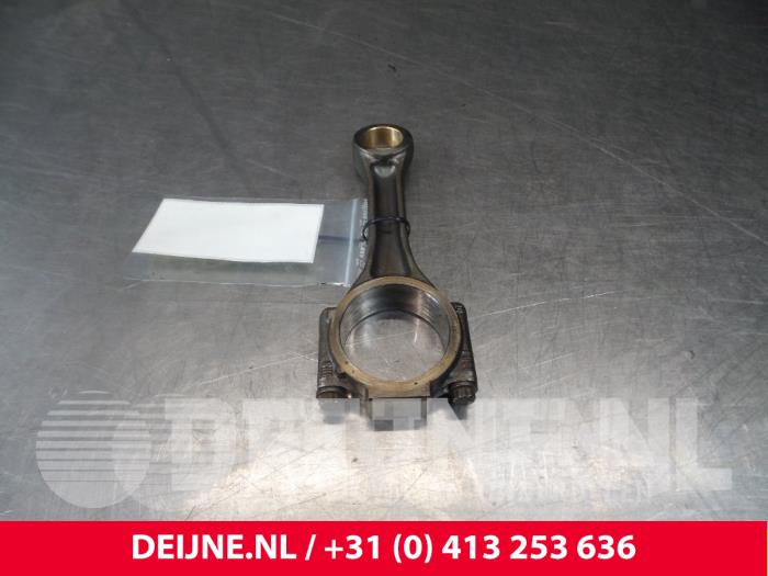 Gebruikte Drijfstang Volkswagen Crafter Prijs € 121,00 Inclusief btw aangeboden door van Deijne Onderdelen Uden B.V.