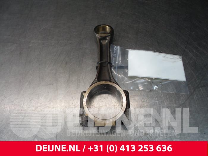 Gebruikte Drijfstang Volkswagen Crafter Prijs € 121,00 Inclusief btw aangeboden door van Deijne Onderdelen Uden B.V.