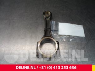 Gebruikte Drijfstang Volkswagen Crafter Prijs € 121,00 Inclusief btw aangeboden door van Deijne Onderdelen Uden B.V.