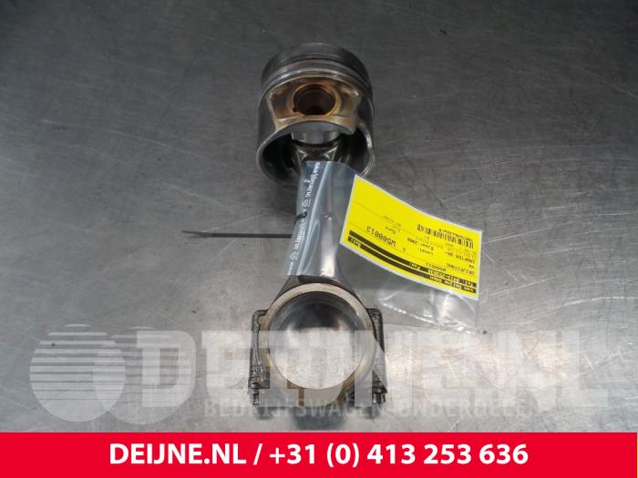 Gebruikte Drijfstang Volkswagen Crafter Prijs € 121,00 Inclusief btw aangeboden door van Deijne Onderdelen Uden B.V.