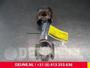 Gebruikte Drijfstang Volkswagen Crafter Prijs € 121,00 Inclusief btw aangeboden door van Deijne Onderdelen Uden B.V.