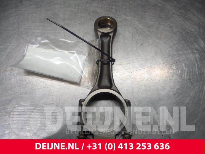 Gebruikte Drijfstang Volkswagen Crafter Prijs € 121,00 Inclusief btw aangeboden door van Deijne Onderdelen Uden B.V.
