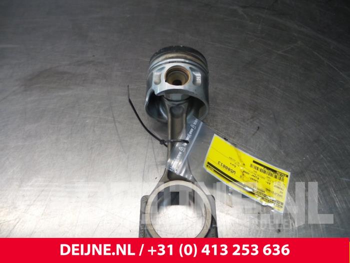 Gebruikte Drijfstang Volkswagen Transporter Prijs € 72,60 Inclusief btw aangeboden door van Deijne Onderdelen Uden B.V.