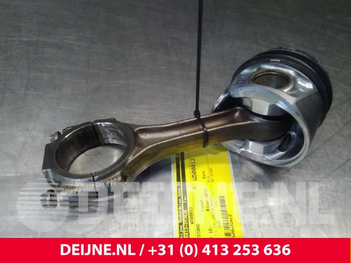 Gebruikte Drijfstang Volkswagen Caddy Prijs € 60,50 Inclusief btw aangeboden door van Deijne Onderdelen Uden B.V.