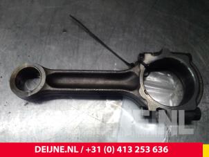 Gebruikte Drijfstang Nissan Cab Star Prijs € 72,60 Inclusief btw aangeboden door van Deijne Onderdelen Uden B.V.