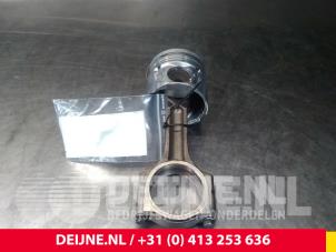 Gebruikte Drijfstang Renault Trafic Prijs € 121,00 Inclusief btw aangeboden door van Deijne Onderdelen Uden B.V.