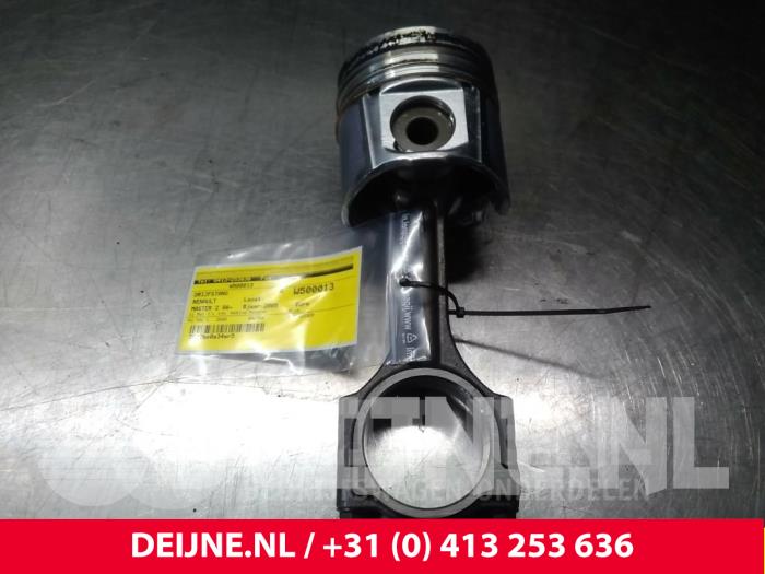 Gebruikte Drijfstang Renault Master Prijs € 90,75 Inclusief btw aangeboden door van Deijne Onderdelen Uden B.V.