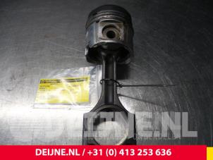 Gebruikte Drijfstang Renault Master Prijs € 90,75 Inclusief btw aangeboden door van Deijne Onderdelen Uden B.V.