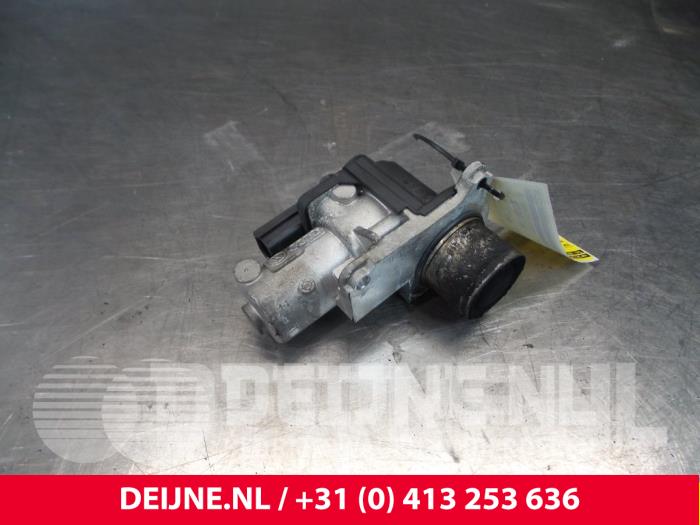 Volkswagen Golf Plus EGR valve O62413
